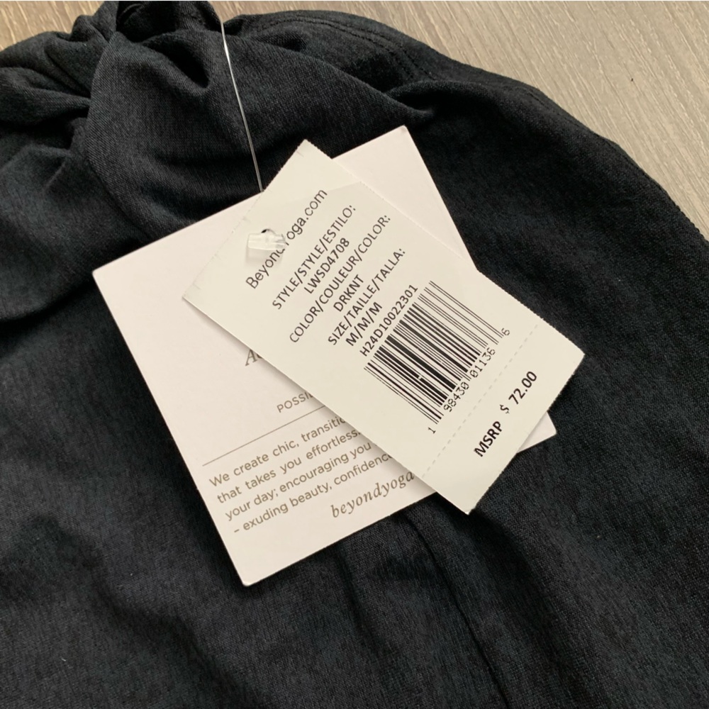 Beyond Yoga Featherweight Side Note Tank Top Darkest Night Gray M Twist UPF 20 - Picture 9 of 9